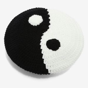 Hot Topic Ying Yang Knit Beret